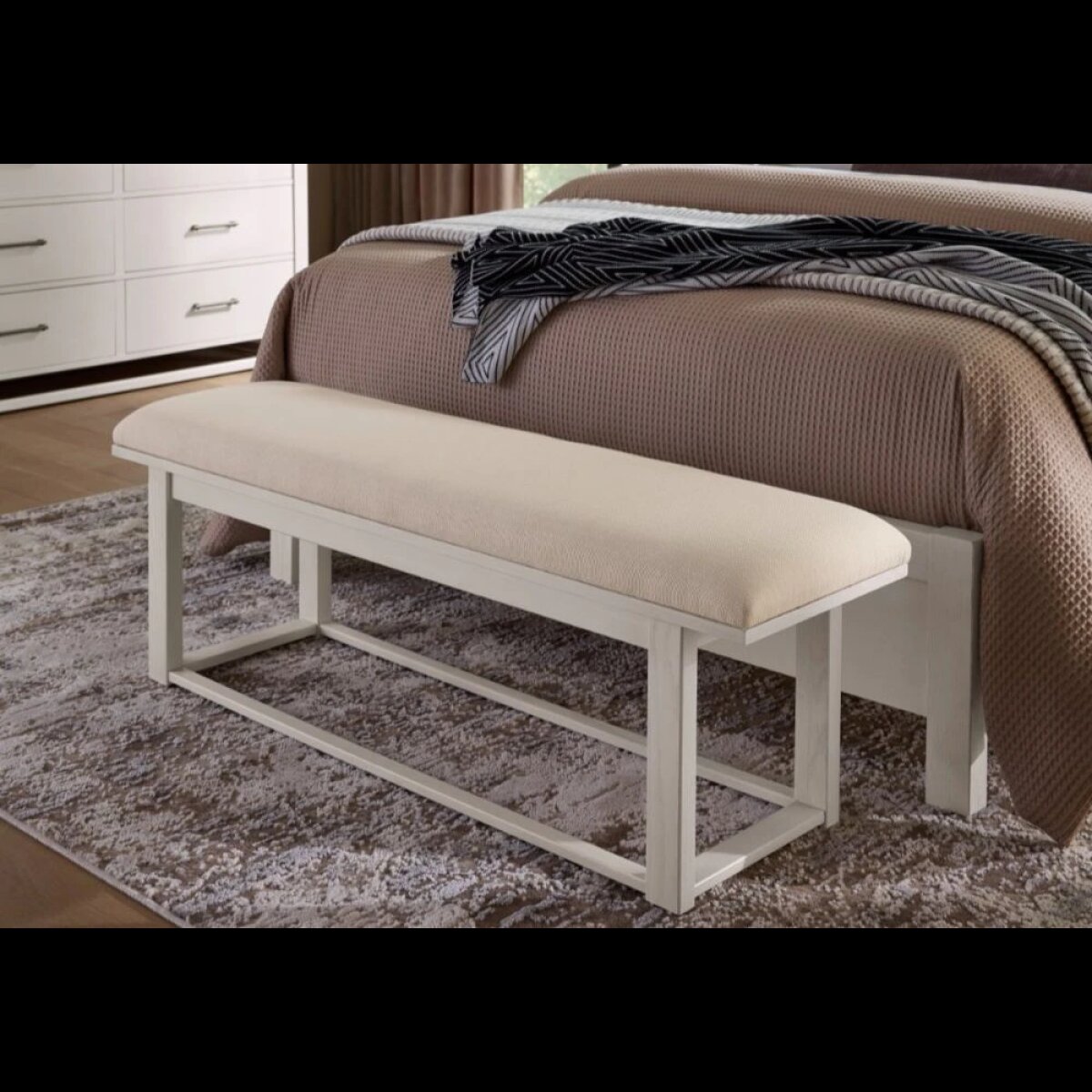 3555d50a53419ee193d51759259f51b7 Lodge & Loft Upholstered Bench - Ivory Cream - 844-080I - Image 1